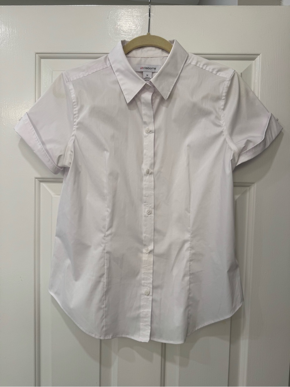 Liz Claiborne White Short-Sleeve Button-Up Shirt